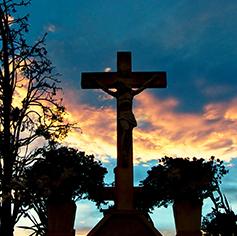 Как установить крест на могилу своими руками: для православного и католика